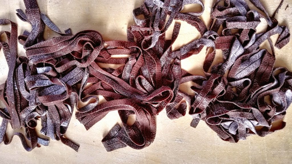 tagliatelle al cacao con ragù di cinghiale